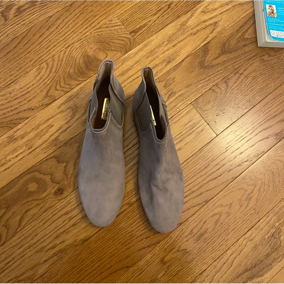 NWT Louise et cie grey booties - Picture 2 of 4
